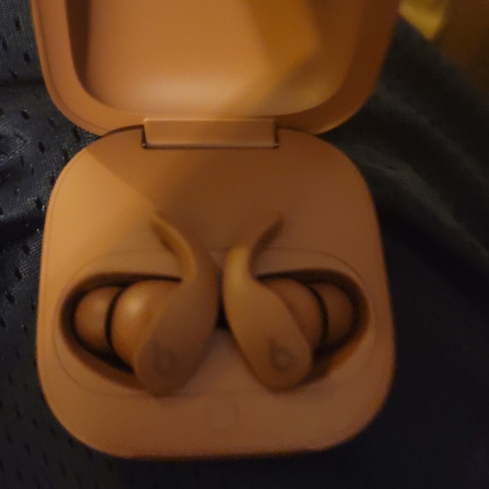 Beats fit pro sandstone color Kim Kardashian edition